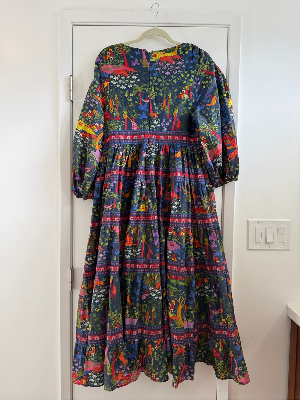 Farm Rio Utopia Puff Sleeve Tropical Midi Tier Dress - Picture 2 of 6